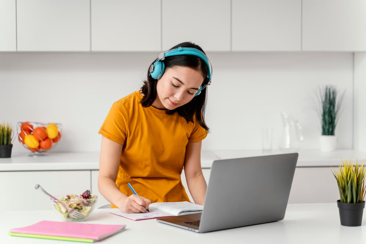 Student learning online